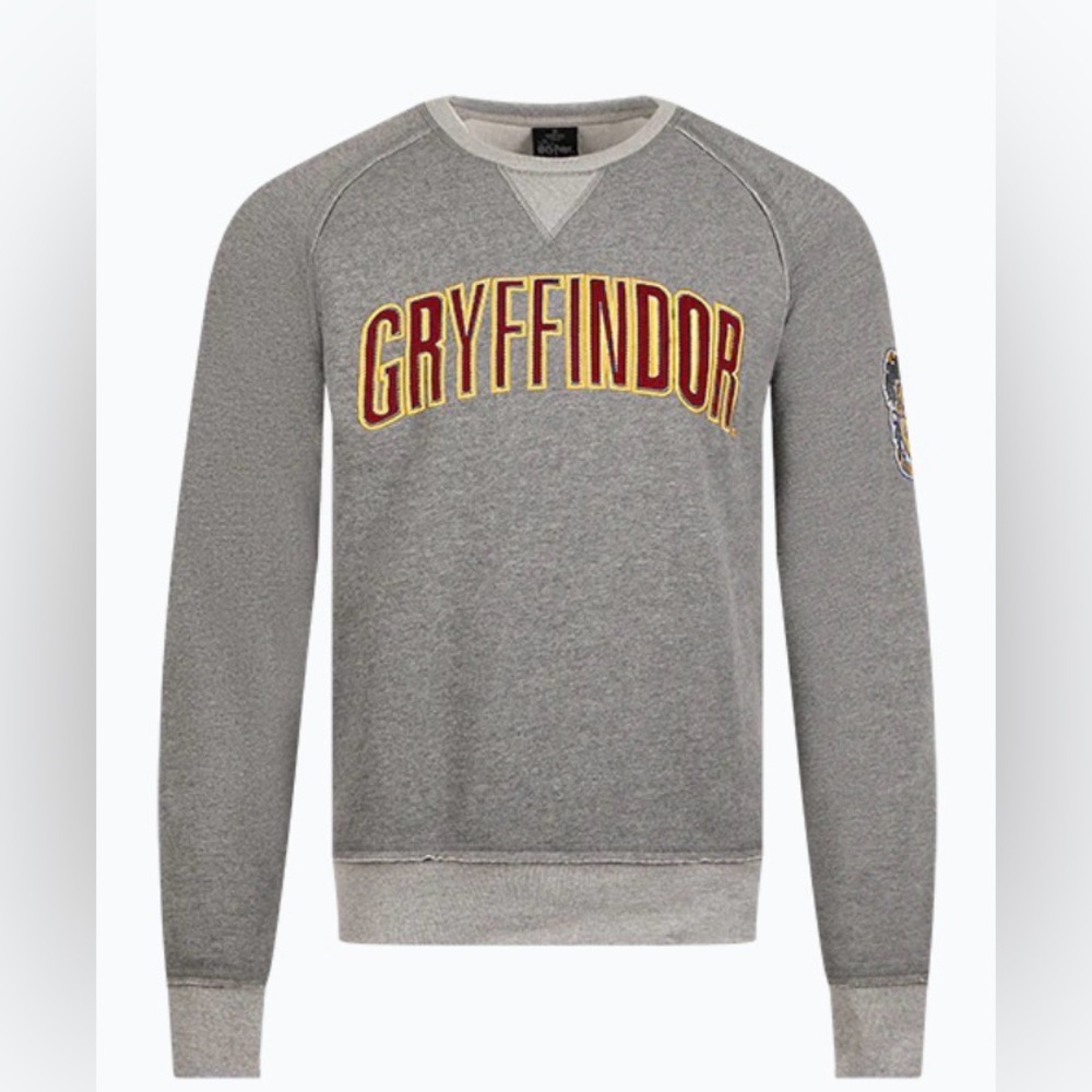 Universal Studios Wizarding World of Harry Potter Gryffindor crewneck sweatshirt